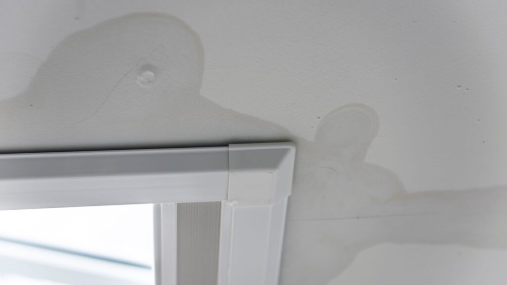 Wasserschaden in Aachen - Oecher Klempner - Rohrbruch - Wasserschaden beheben lassen - Klempner Notdienst - 247